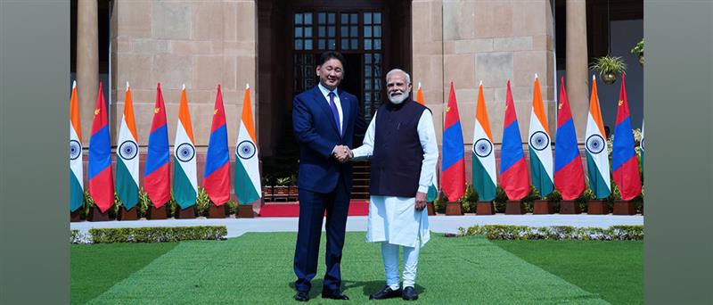 Hon'ble Prime Minister Shri Narendra Modi warmly received President Khurelsukh Ukhnaa at Hyderabad House, New Delhi on 14 Oct 2025.